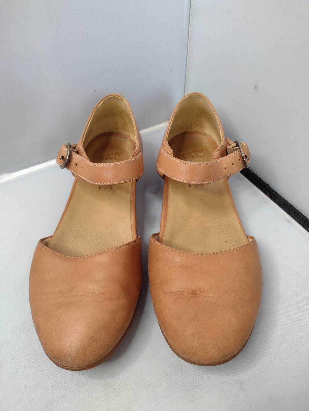 Dansko Women's Tan Liv Burnished Mary Jane  Shoes 7.5 38 Flats Distressed A5